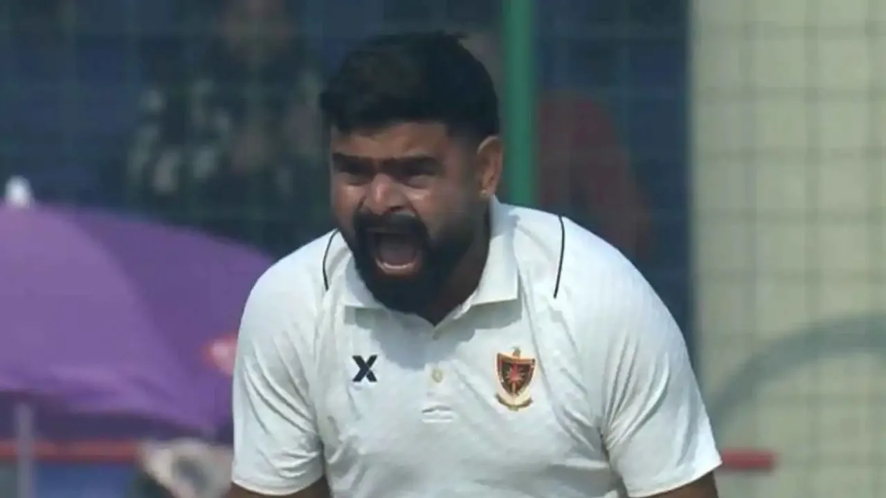 Who is Himanshu Sangwan who bowled Virat Kohli in Ranji Trophy 2025?